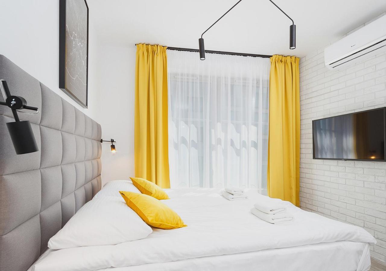 Aaron Aparthotel Cracovia Esterno foto