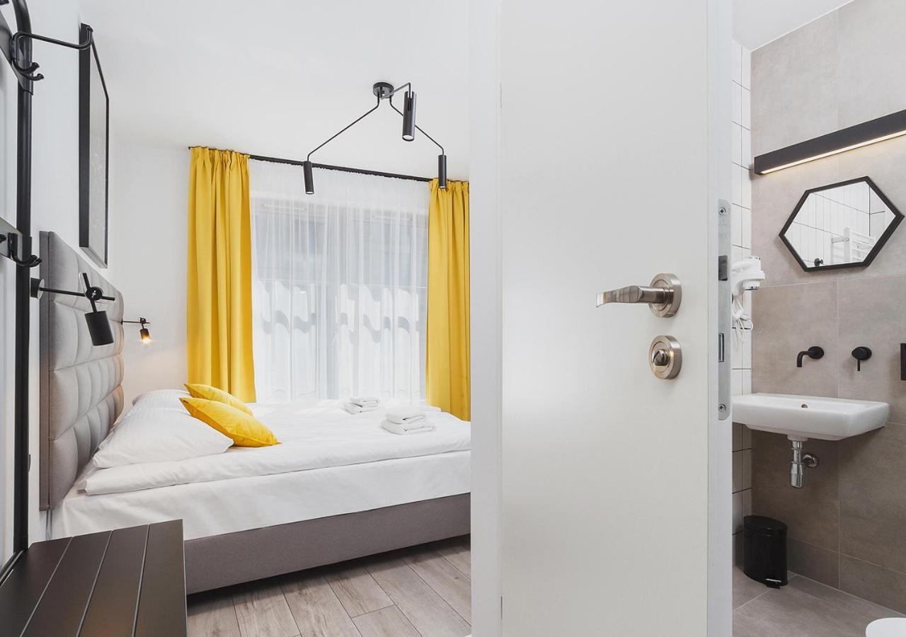 Aaron Aparthotel Cracovia Esterno foto