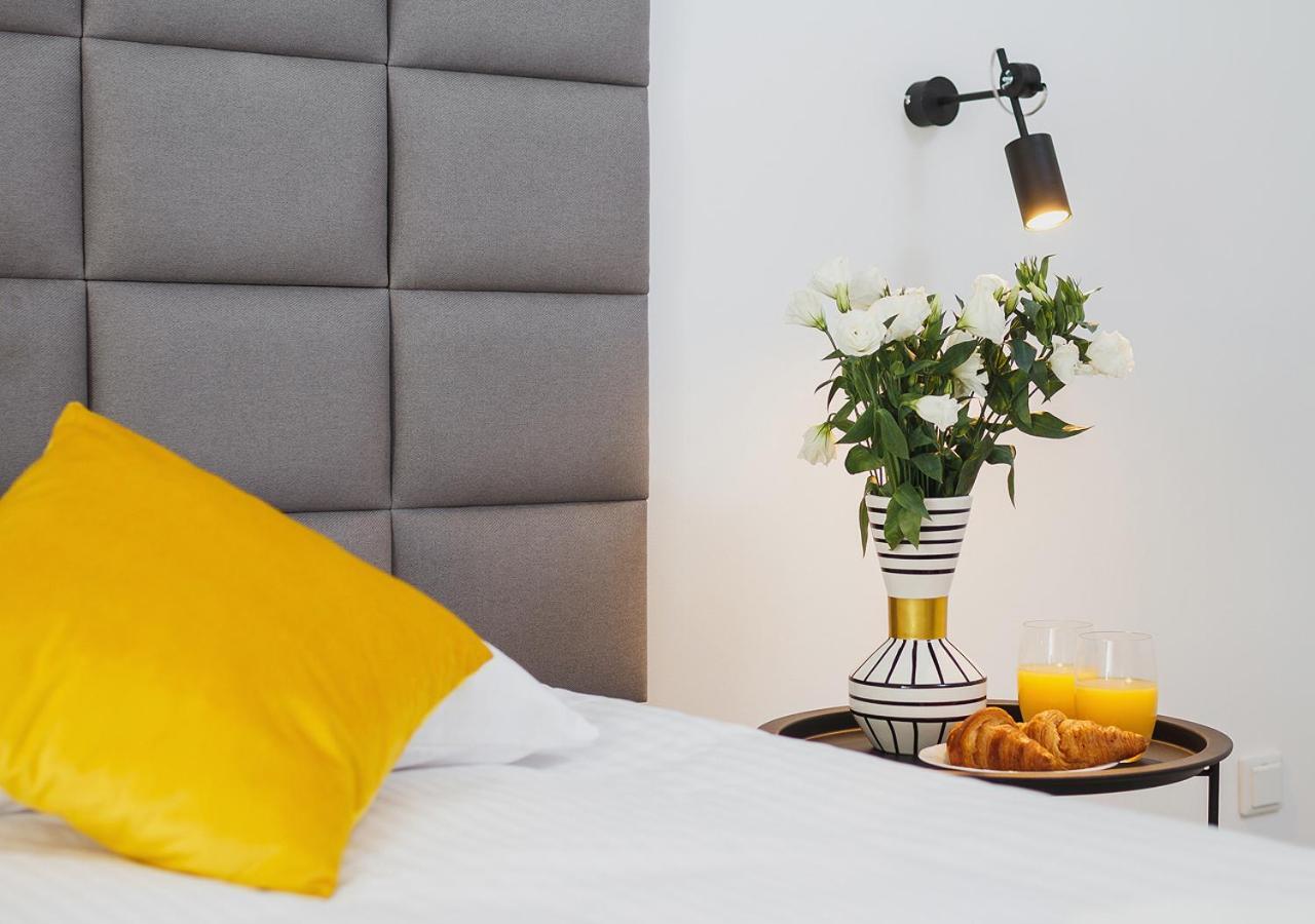 Aaron Aparthotel Cracovia Esterno foto