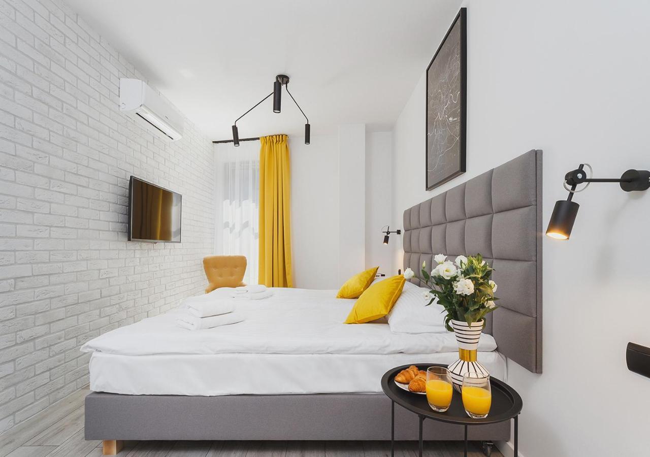 Aaron Aparthotel Cracovia Esterno foto